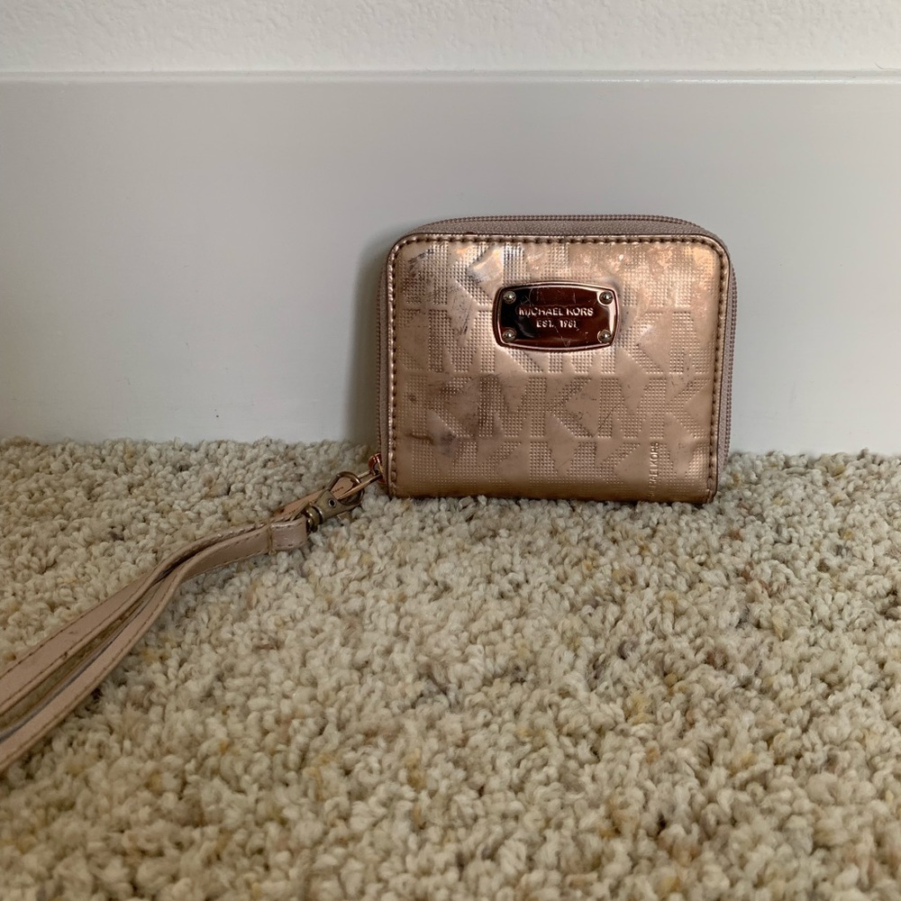 Michael Kors Rose gold wristlet
